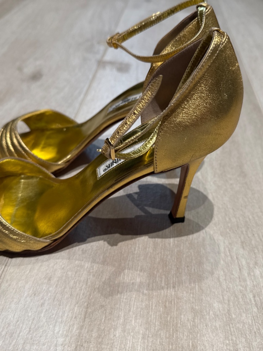 Manolo Blahnik, metallic gold strappy heels size 8 - Picture 8 of 12